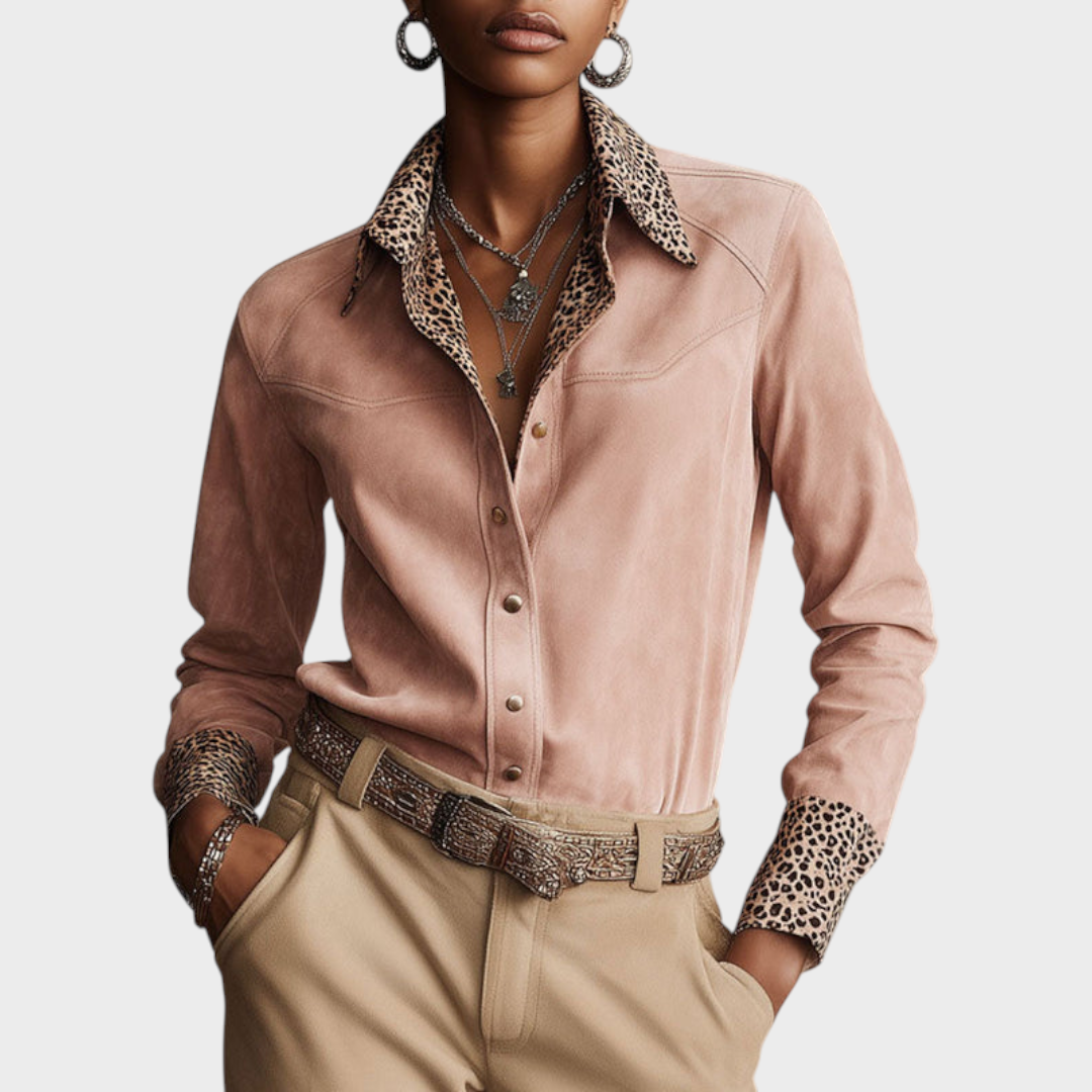 Macey | Camicia a maniche lunghe in finta pelle scamosciata rosa con stampa leopardata stile western