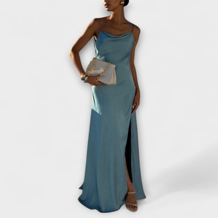 Hallie - Abito lungo chic in raso con spacco alto