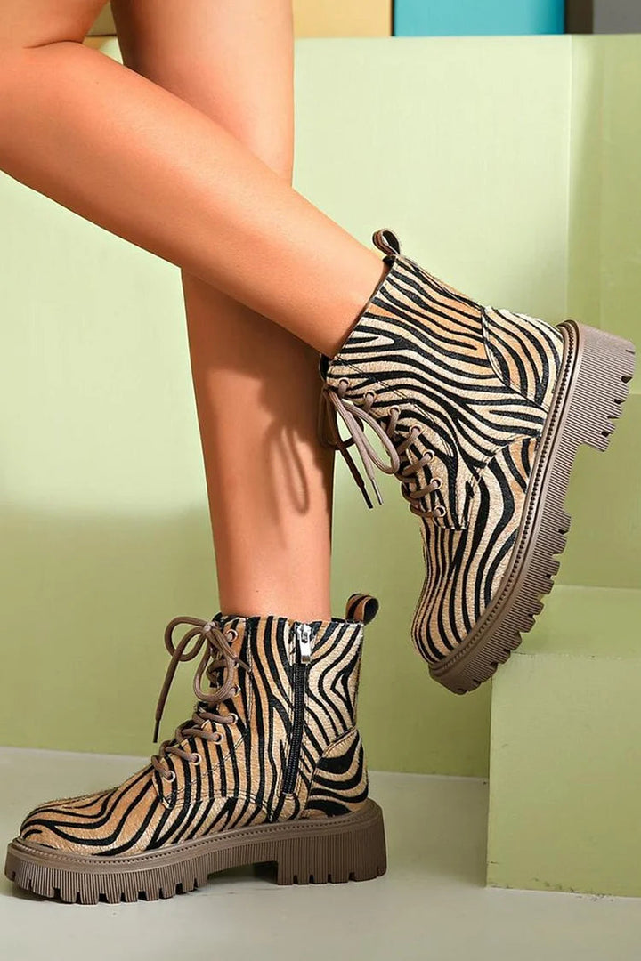 ANFIBI CON STAMPA ZEBRA E LACCI