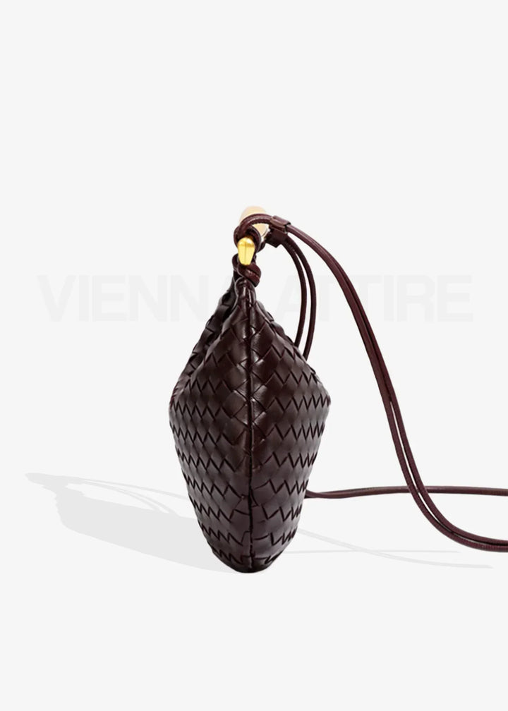 Alexandra – Borsa con Motivo Intrecciato e Manico Dorato