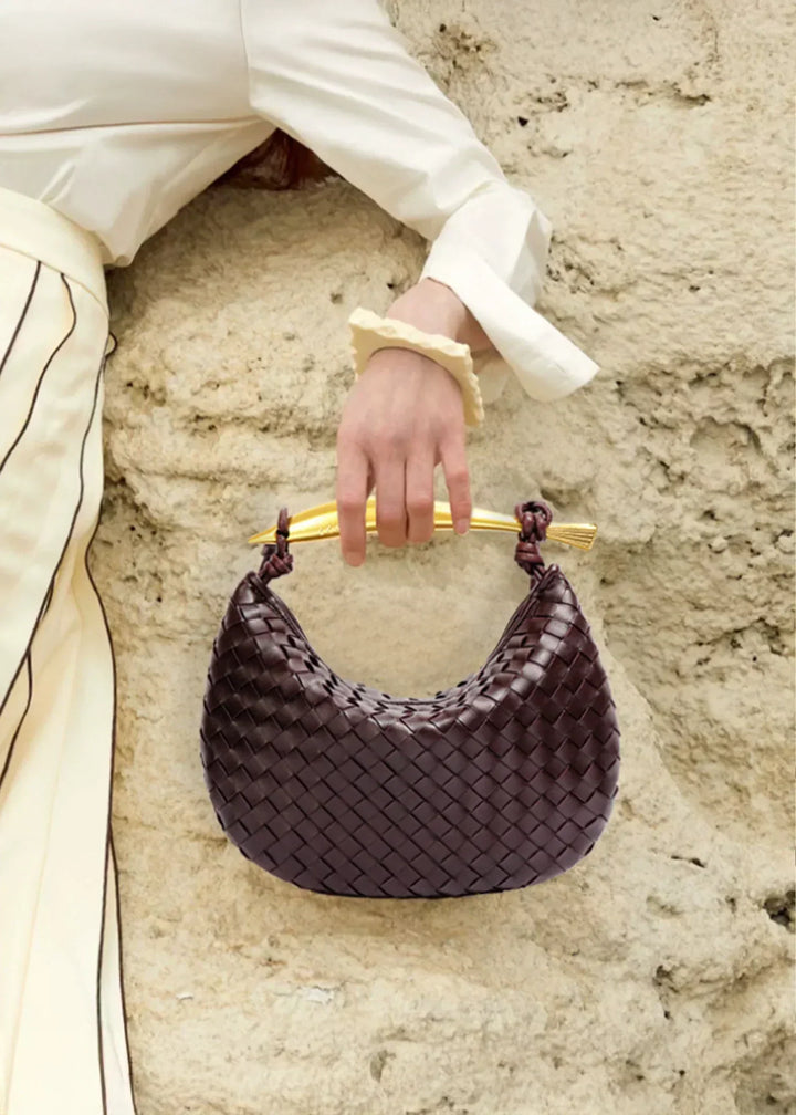 Alexandra – Borsa con Motivo Intrecciato e Manico Dorato