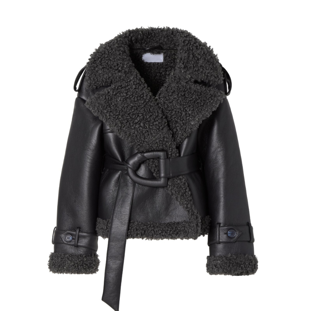 Eullie – Cappotto in montone con cintura dall'eleganza intramontabile
