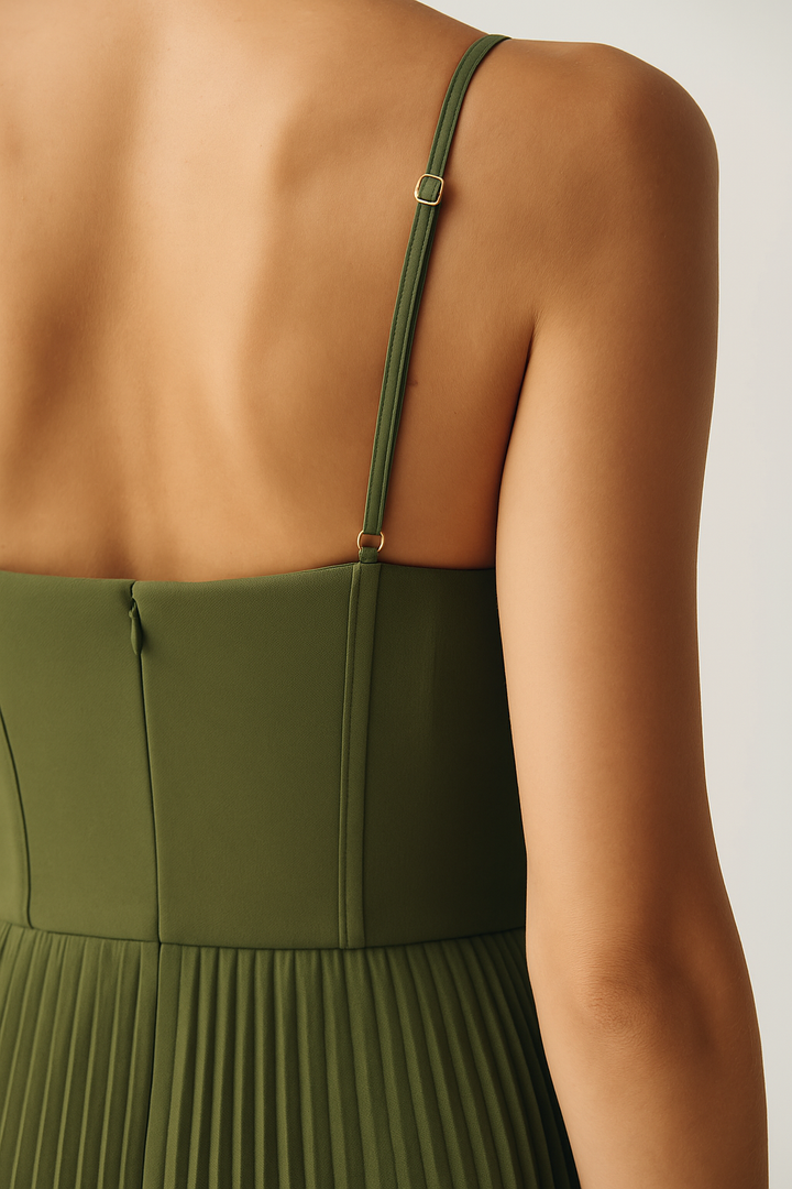 Olivia – Eleganza Moderna — Abito con Schiena Scoperta