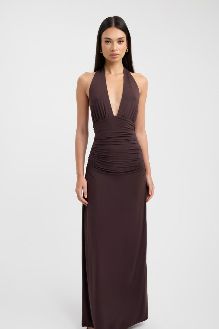 Sariah - Robe longue élégante à col montant