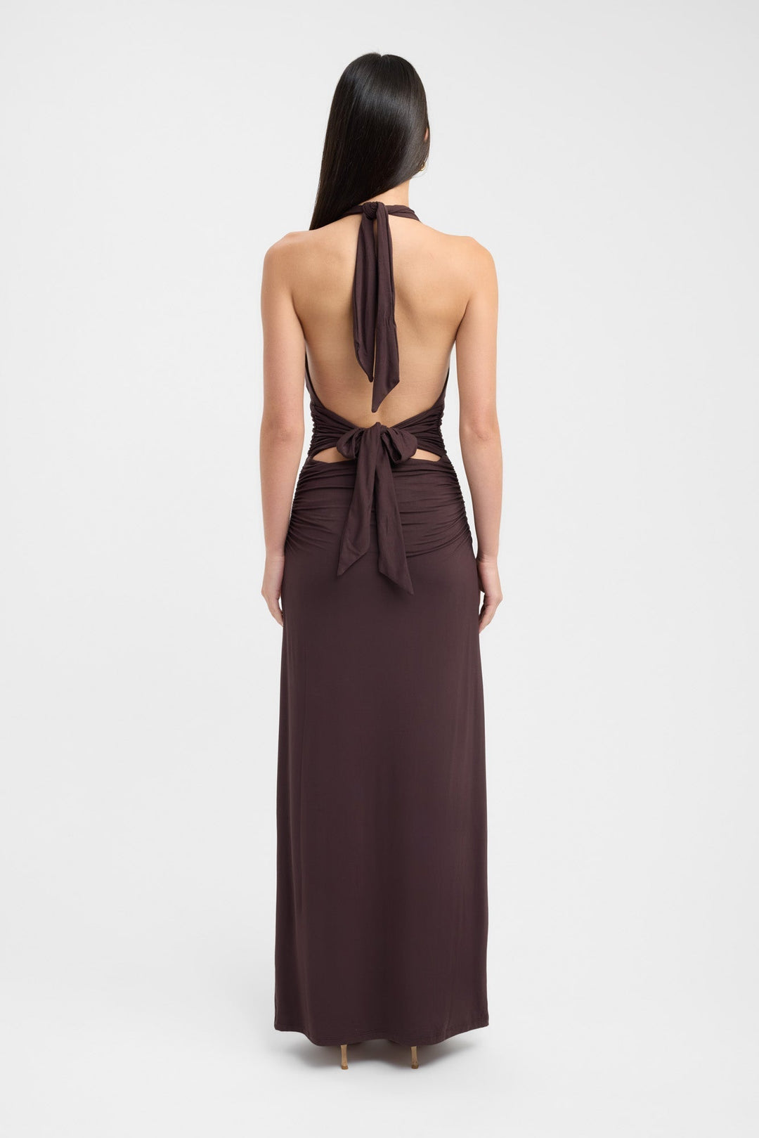 Sariah - Robe longue élégante à col montant