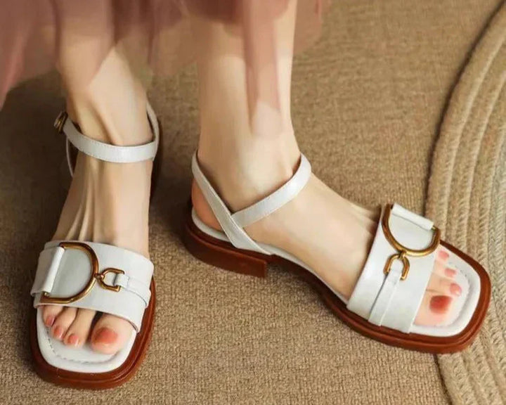 Amara | Sandali bassi con fibbie™