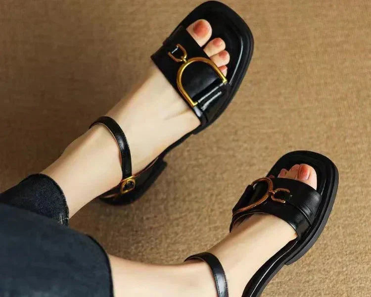 Amara | Sandali bassi con fibbie™