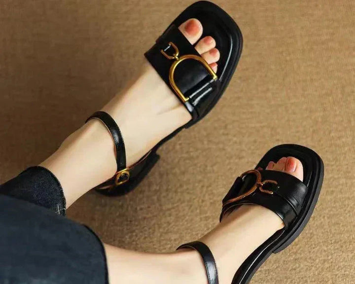 Amara | Sandali bassi con fibbie™