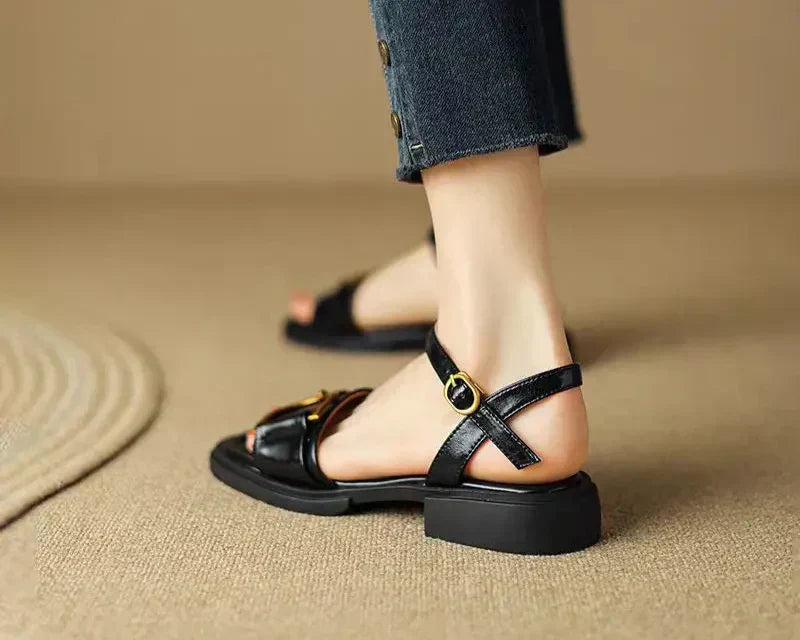 Amara | Sandali bassi con fibbie™