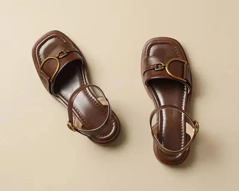 Amara | Sandali bassi con fibbie™