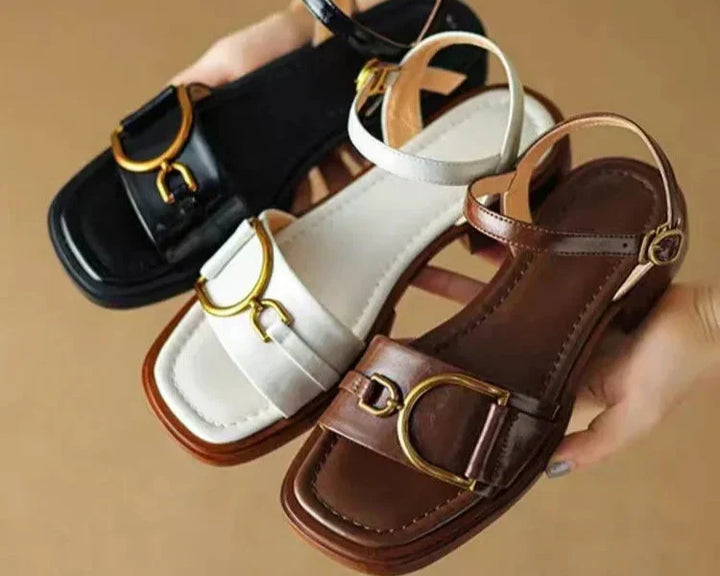 Amara | Sandali bassi con fibbie™