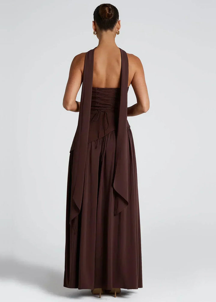 Elena – Robe longue avec épaules dénudées, fente et tour de cou