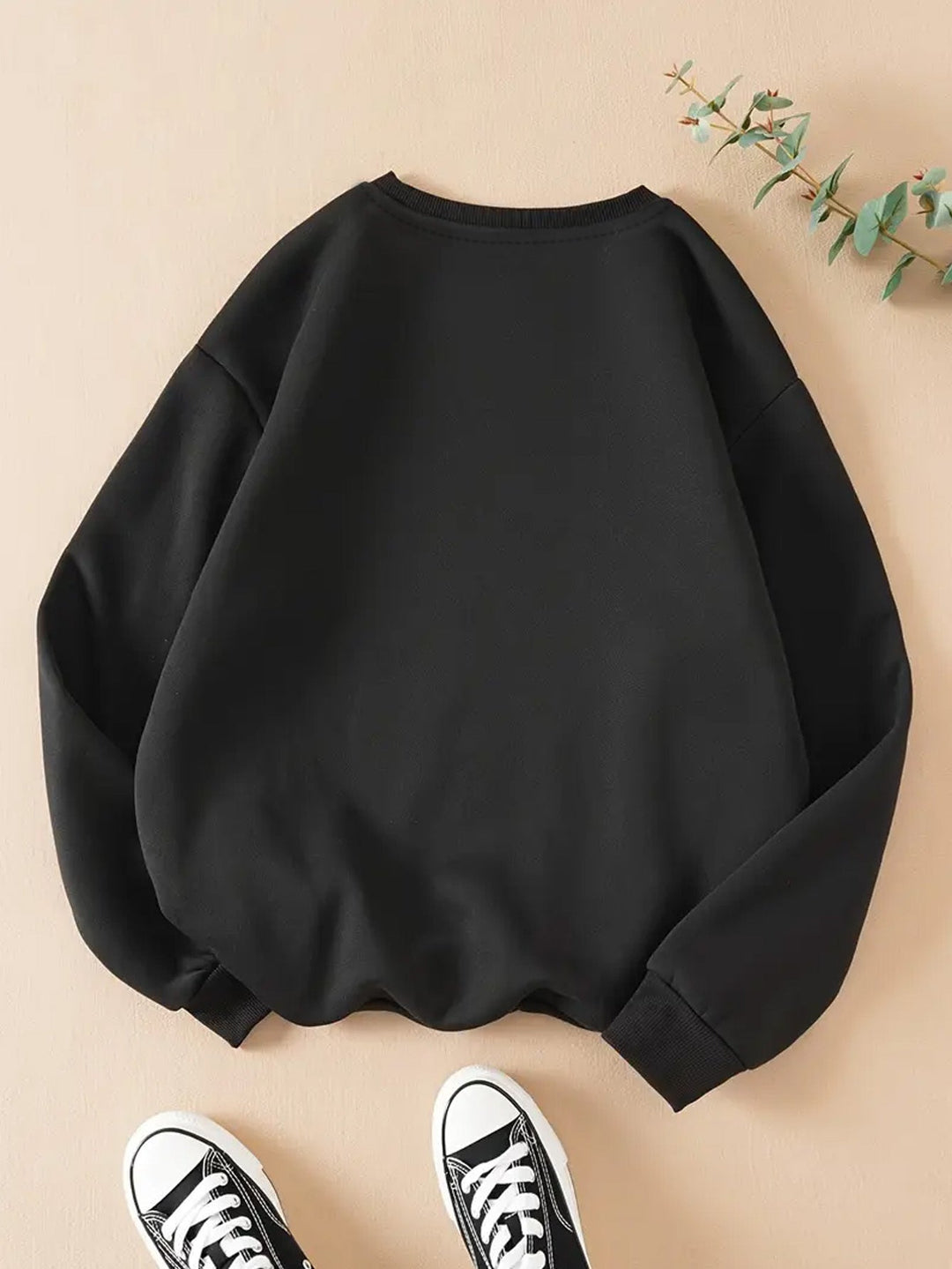 Comfortable Christmas Tacky Sweater for Women with Crew Neck Long Sleeve Cat Graphic Oversized Knit Style