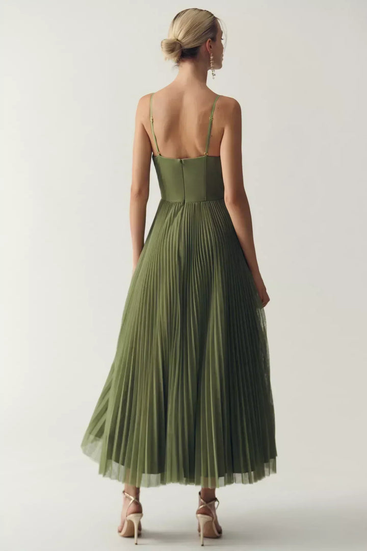 Olivia – Eleganza Moderna — Abito con Schiena Scoperta
