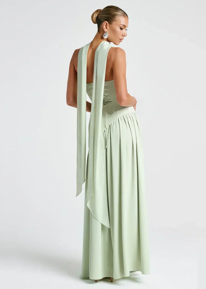 Elena – Robe longue avec épaules dénudées, fente et tour de cou