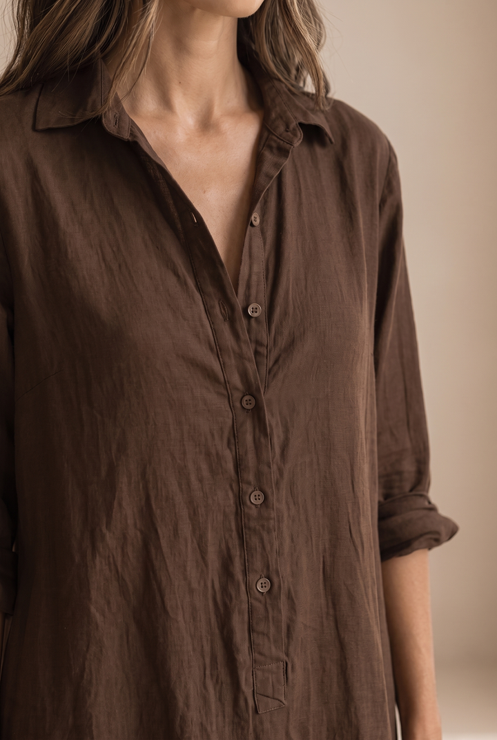 Delilah - Brown detail