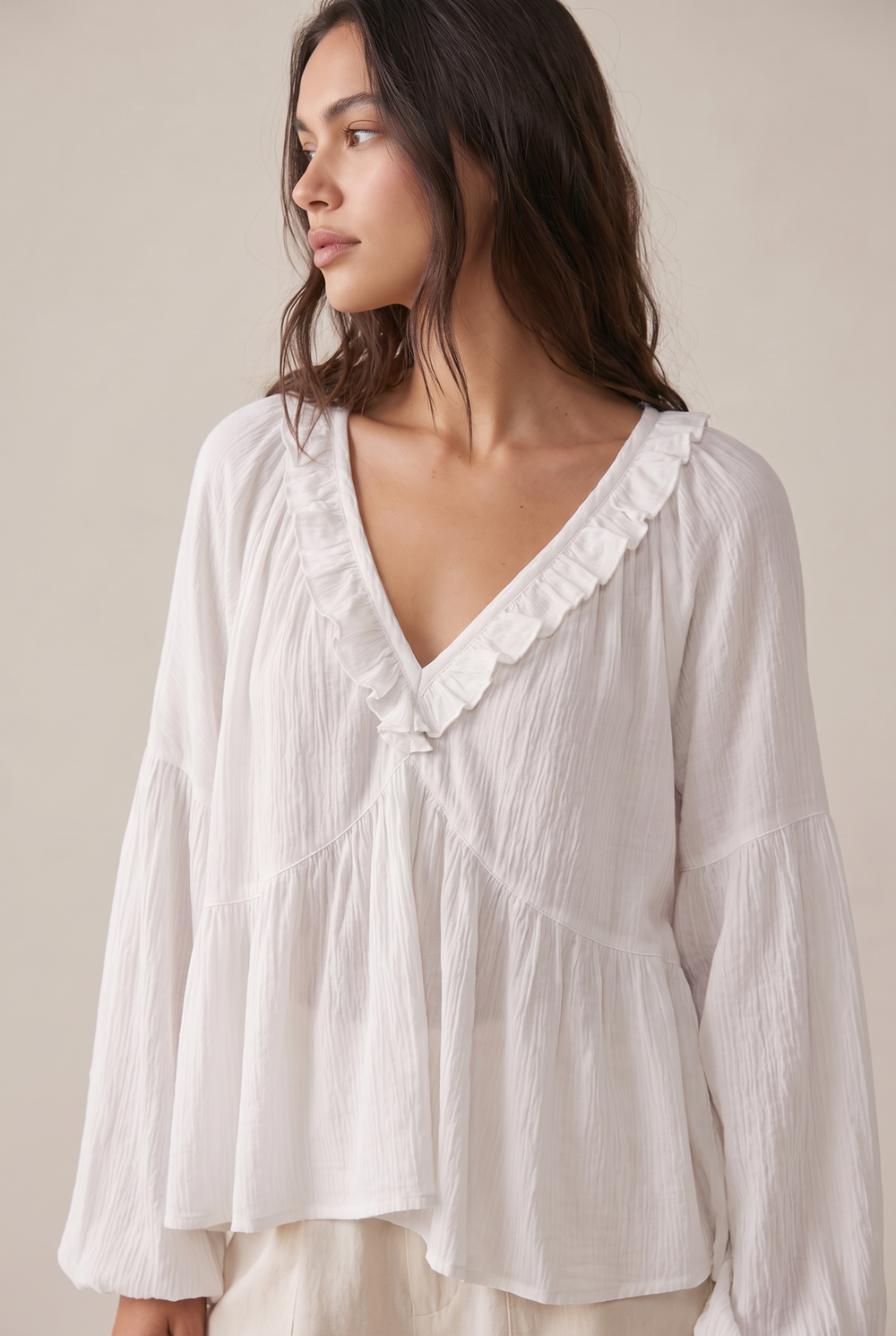 Airy - White three-quarter