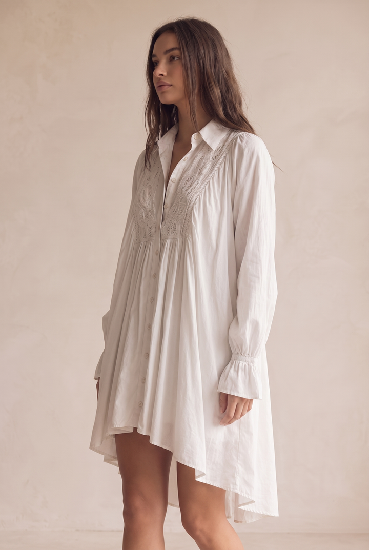 Mary Retro Lace Mini Dress - white three-quarter view