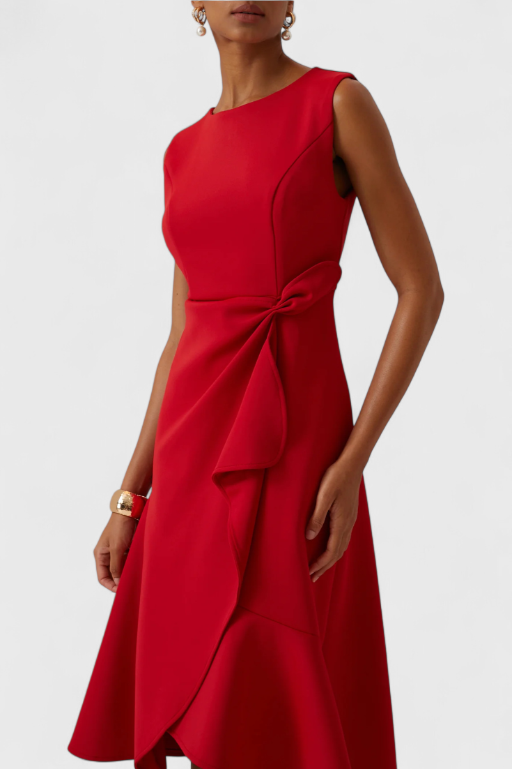 Abito asimmetrico midi Claudia con pieghe eleganti