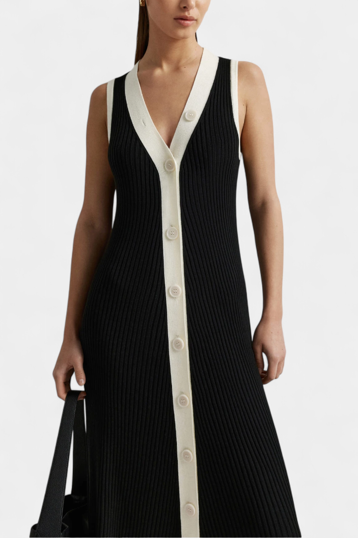 Vestito in maglia senza maniche Brielle con scollo a V e bottoni a contrasto