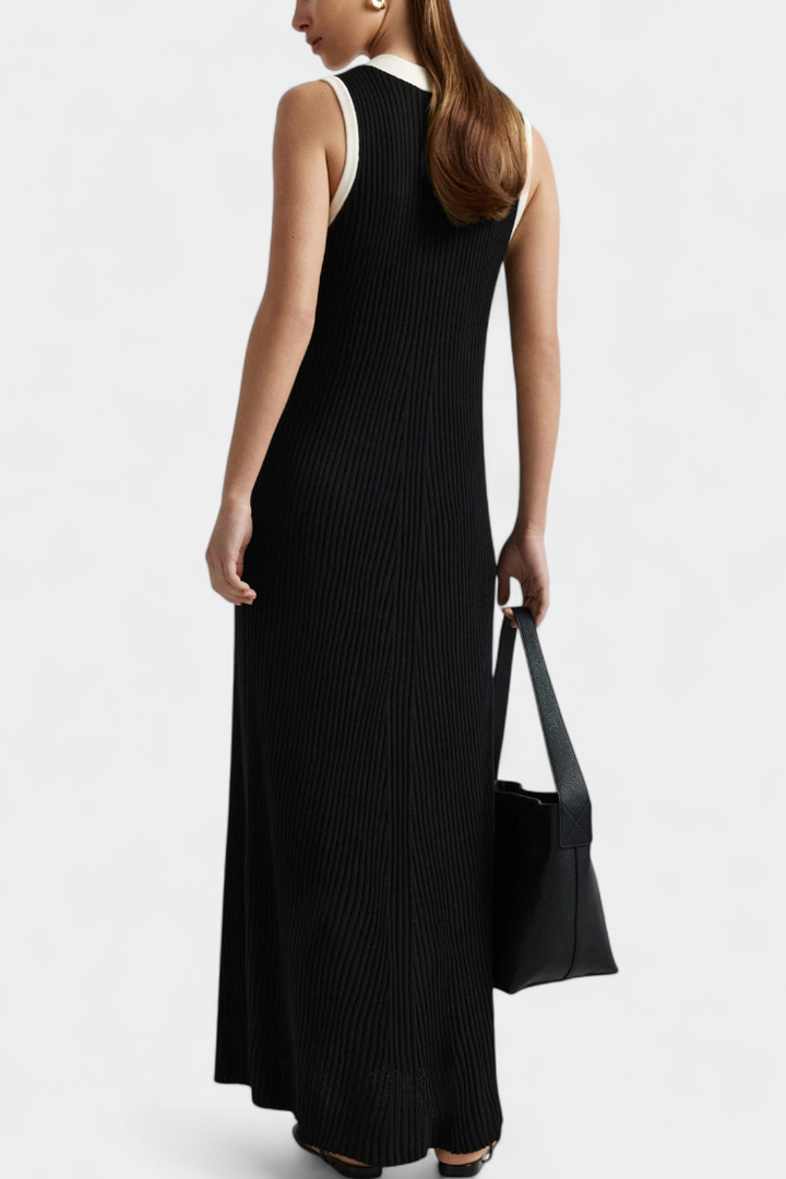 Vestito in maglia senza maniche Brielle con scollo a V e bottoni a contrasto