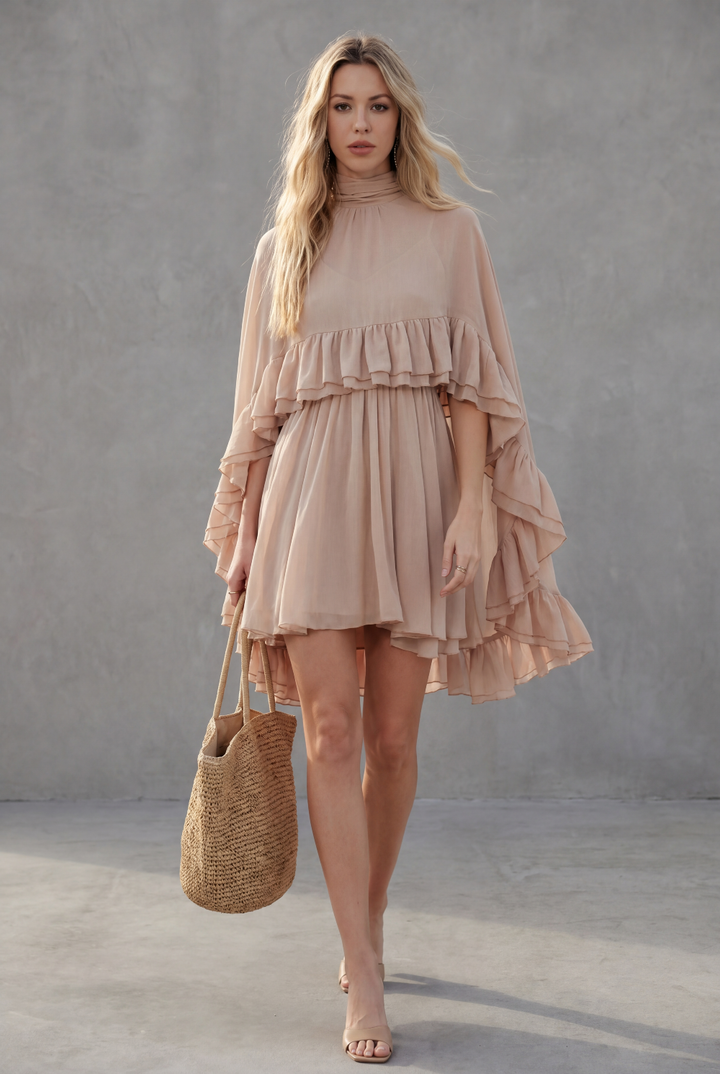 Kim - Vestito Semitrasparente in Chiffon con Rouches e Cappa Esterna
