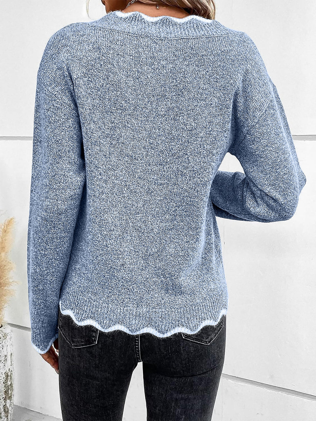 Felpa comoda da donna con scollo a V intagliato e maniche lunghe in maglia