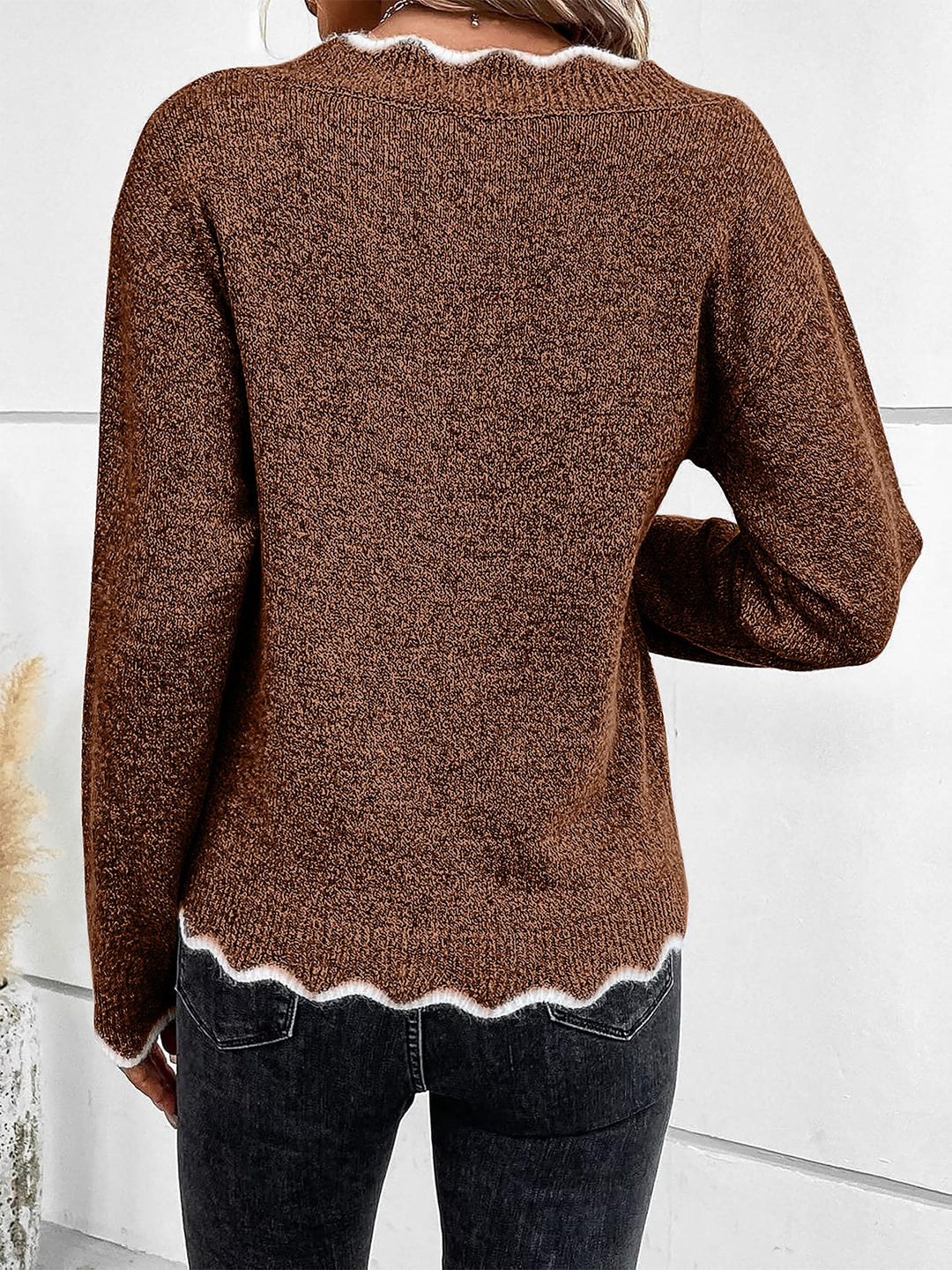 Felpa comoda da donna con scollo a V intagliato e maniche lunghe in maglia