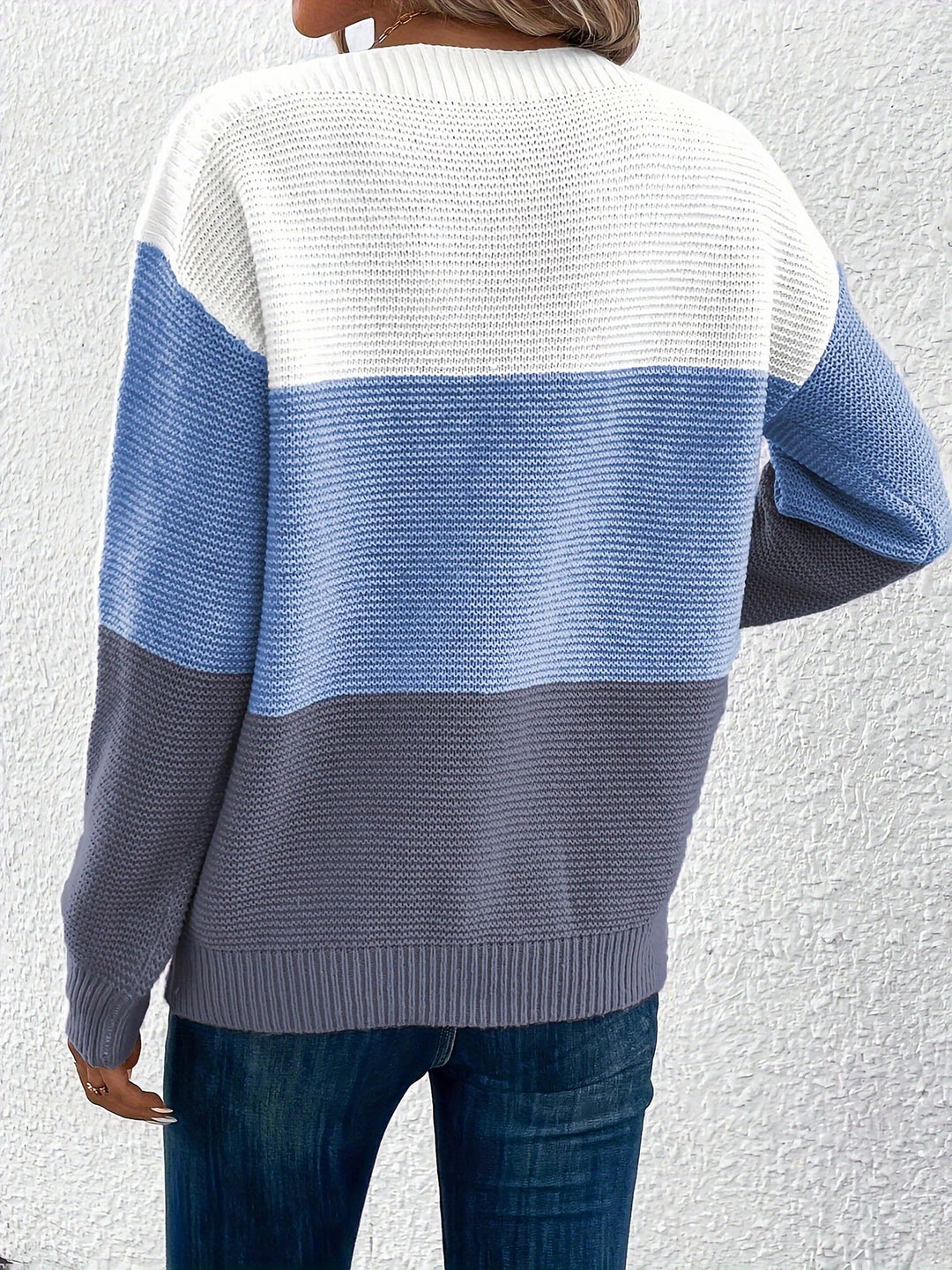 Effortless Sweatshirt for Women with Color Block Crewneck Long Sleeve Knit Style