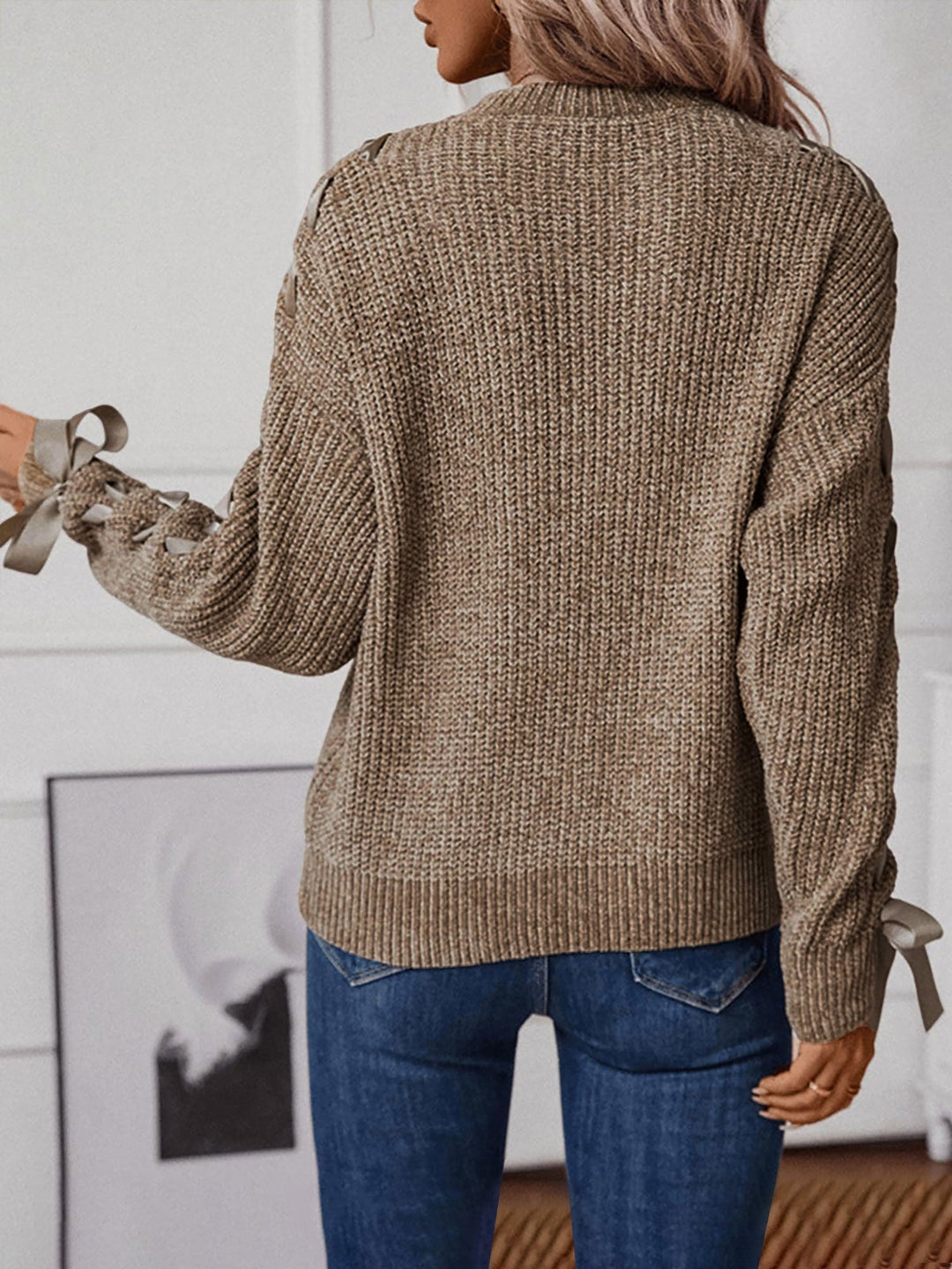 Effortless Sweatshirt for Women with Lace Trim Sleeve Crewneck Waffle Knit Style