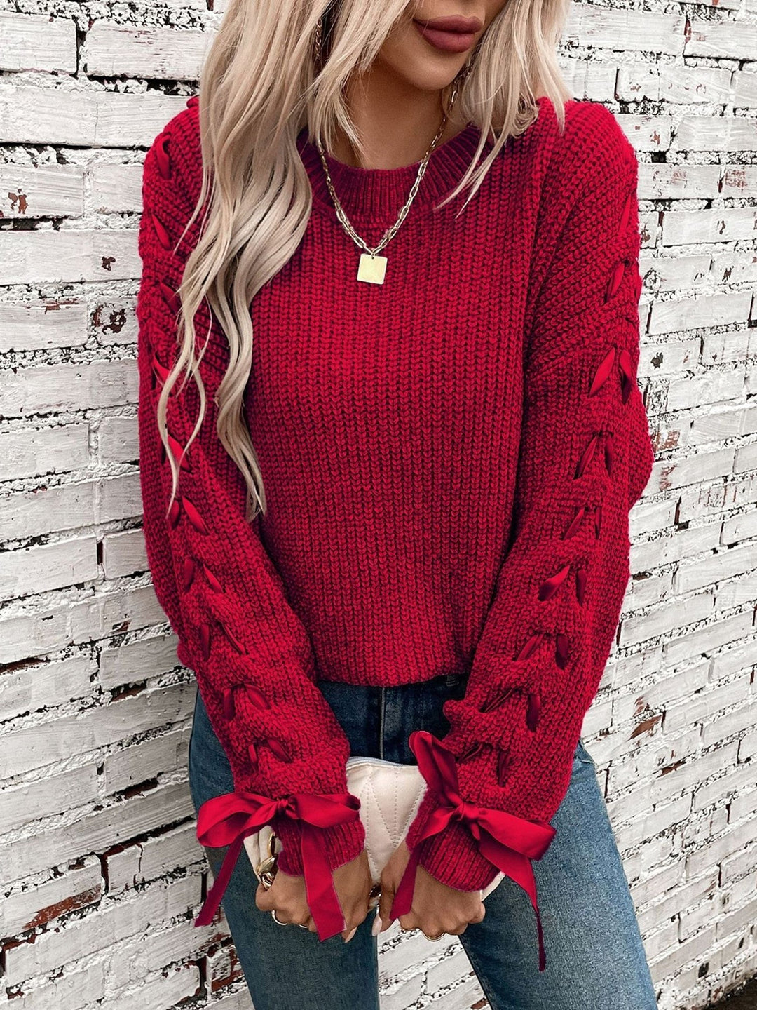 Effortless Sweatshirt for Women with Lace Trim Sleeve Crewneck Waffle Knit Style