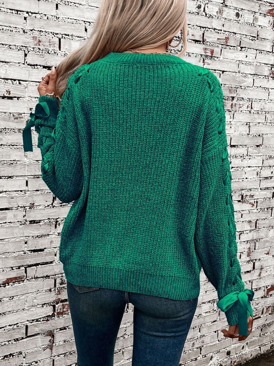 Effortless Sweatshirt for Women with Lace Trim Sleeve Crewneck Waffle Knit Style